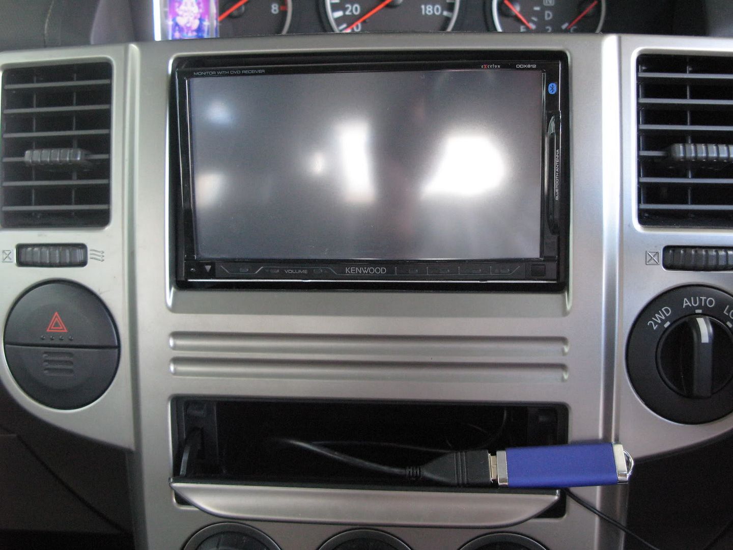 How to remove a nissan xtrail car stereo